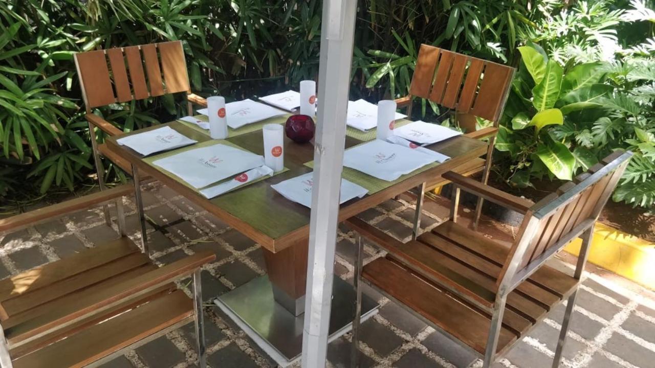 Welcomhotel By Itc Hotels, Richmond Road, Bengaluru Exteriör bild A patio set